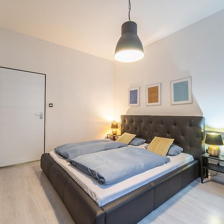 Sunny Central Apartment On Wenceslas Square By Easybnb Prag Eksteriør billede