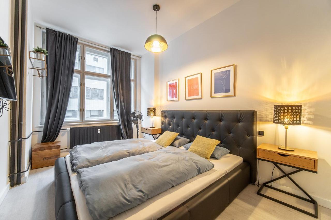 Sunny Central Apartment On Wenceslas Square By Easybnb Prag Eksteriør billede